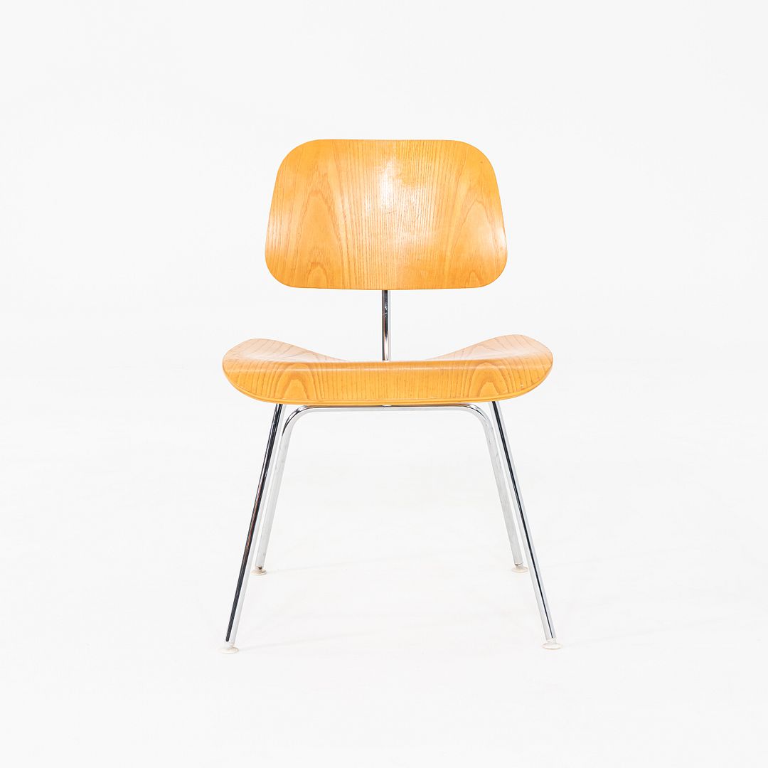 DCM Chair