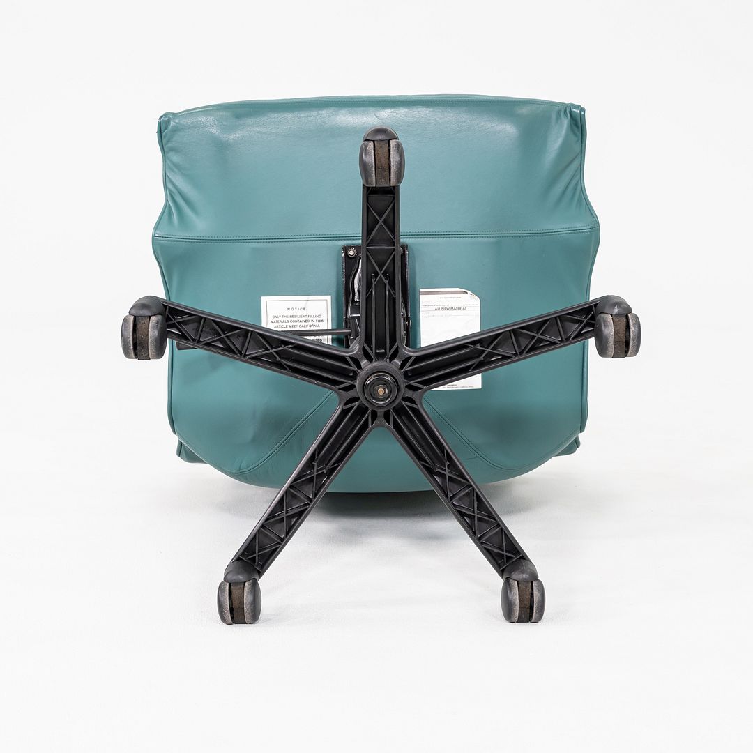 735 Desk Chair