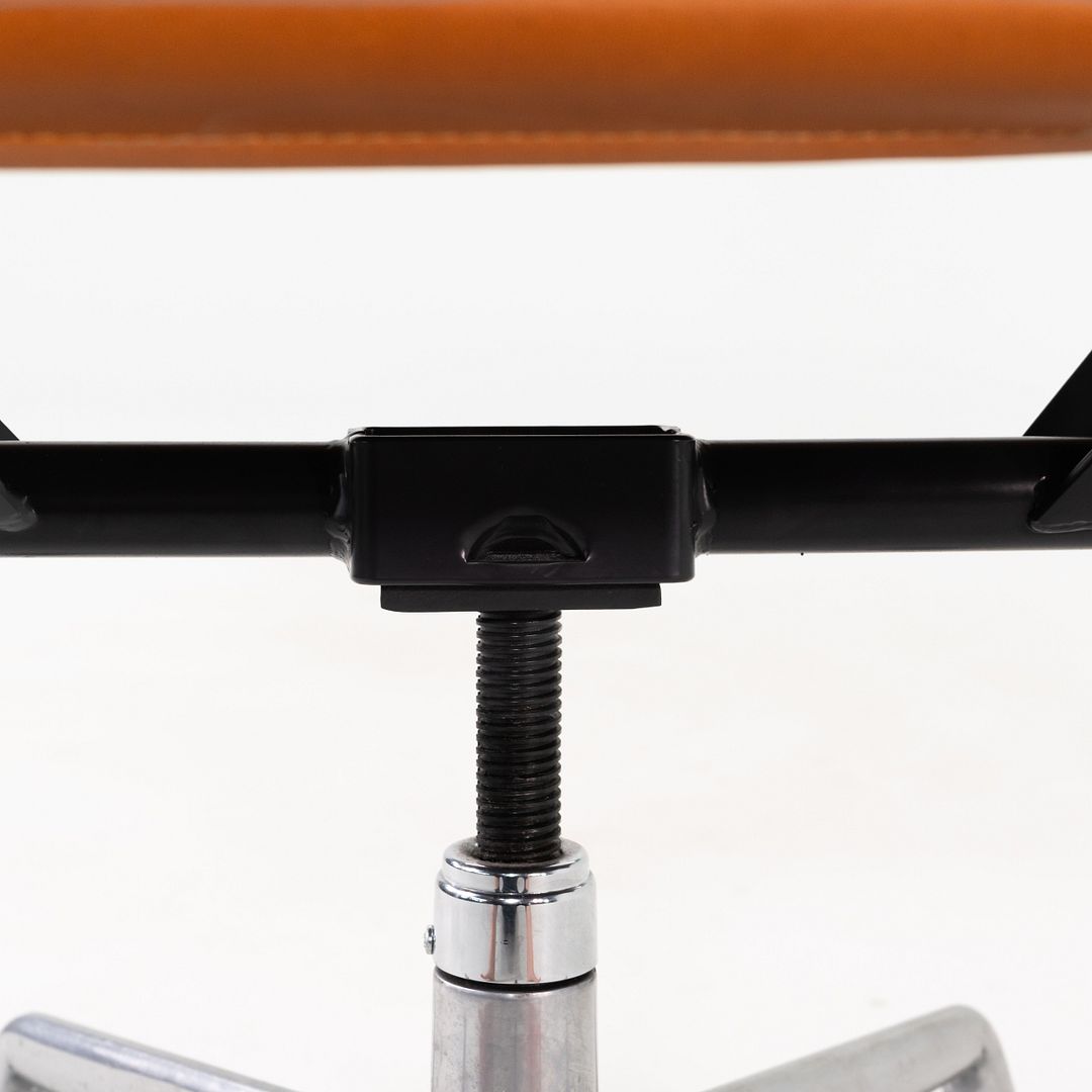 Soft Pad Management Chair, EA435