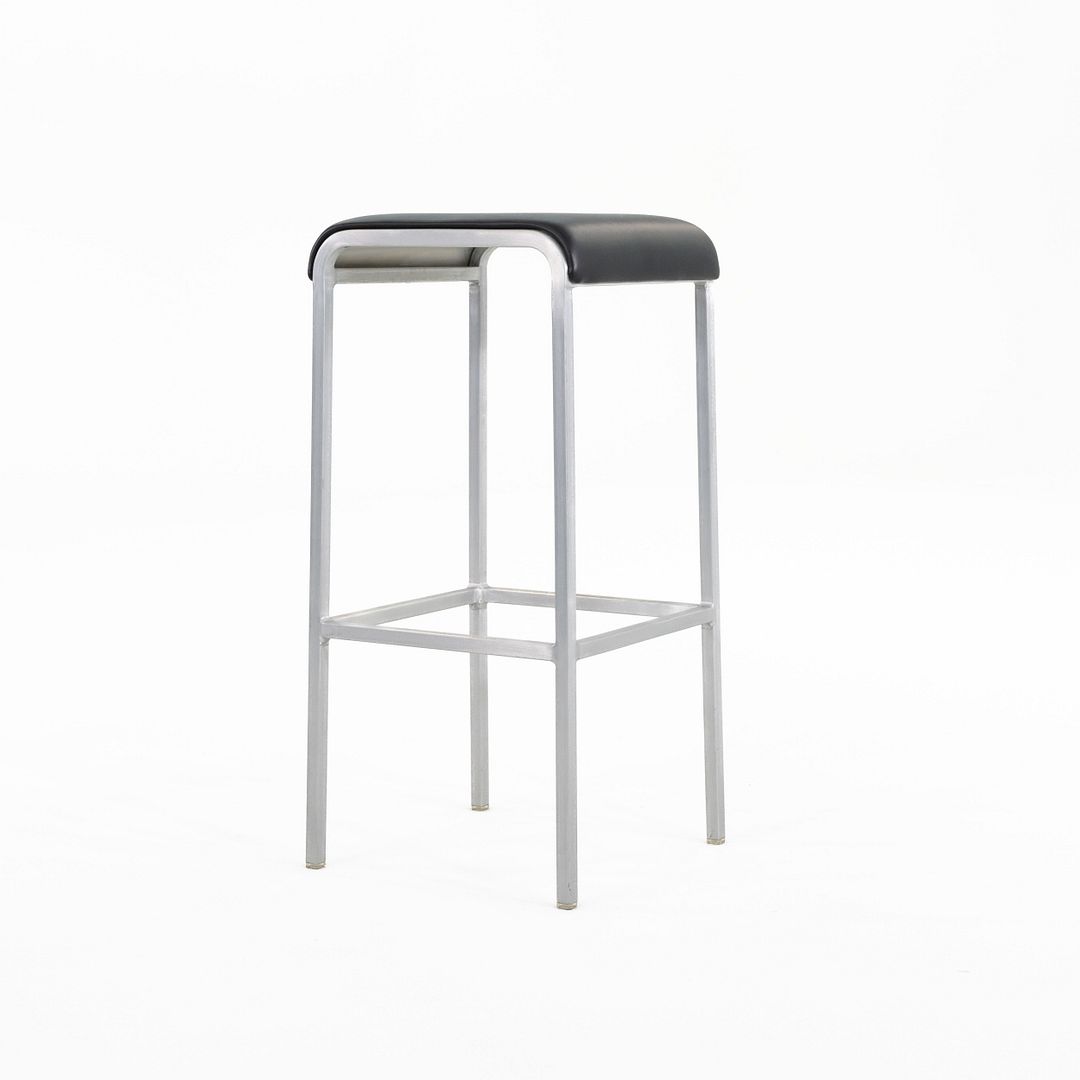 20-06 Bar Stool