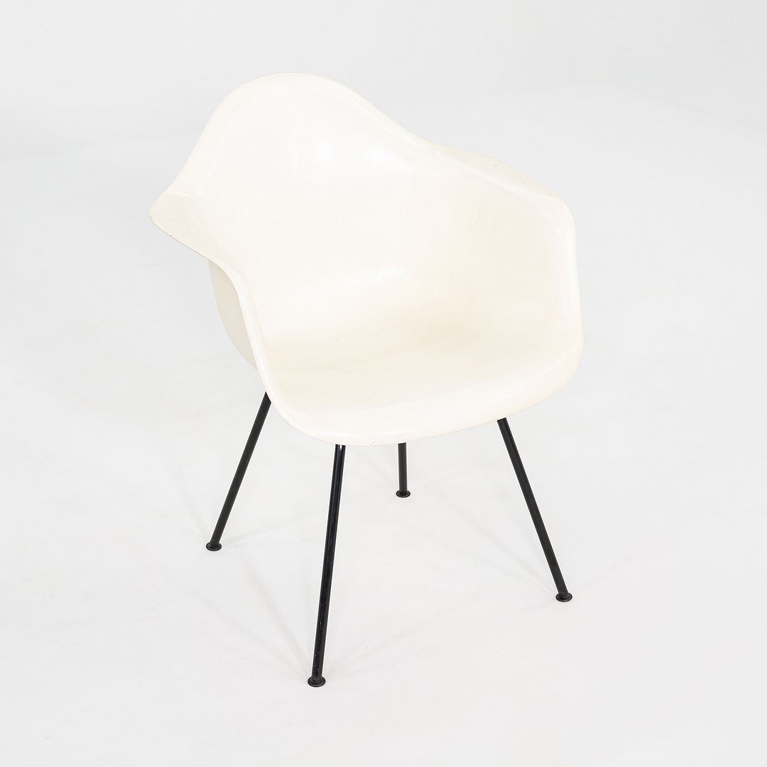 DAX Chair