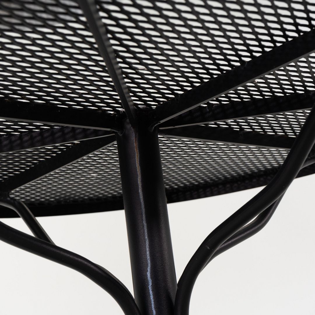Briarwood Bistro Umbrella Table