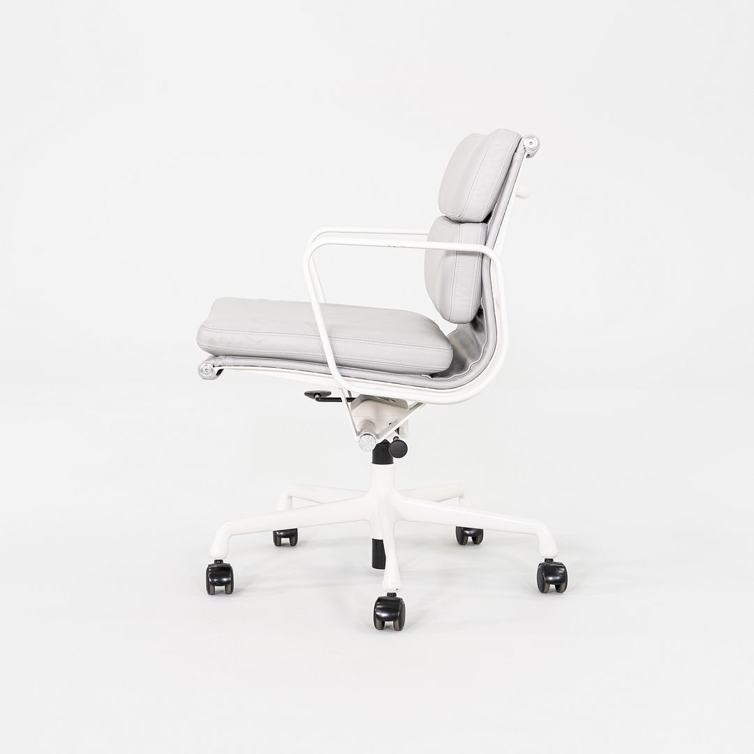 Soft Pad Management Desk Chair, EA435