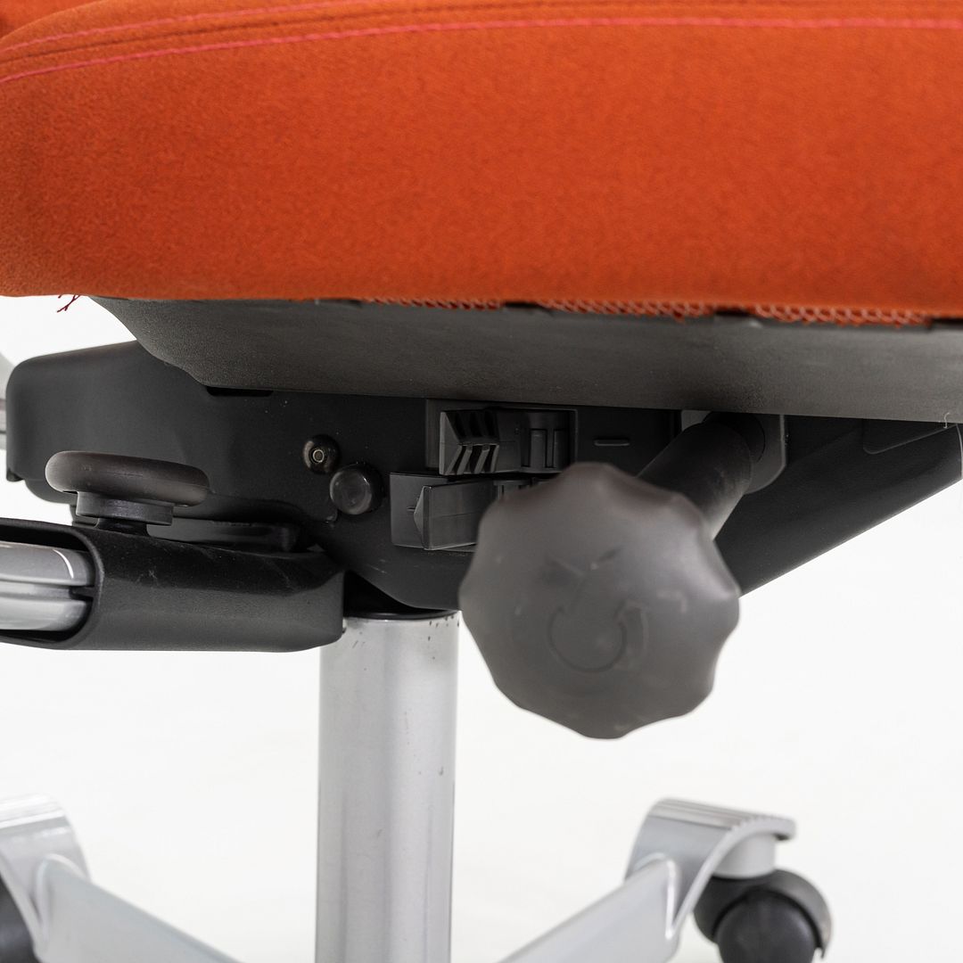 H05 Desk Chair