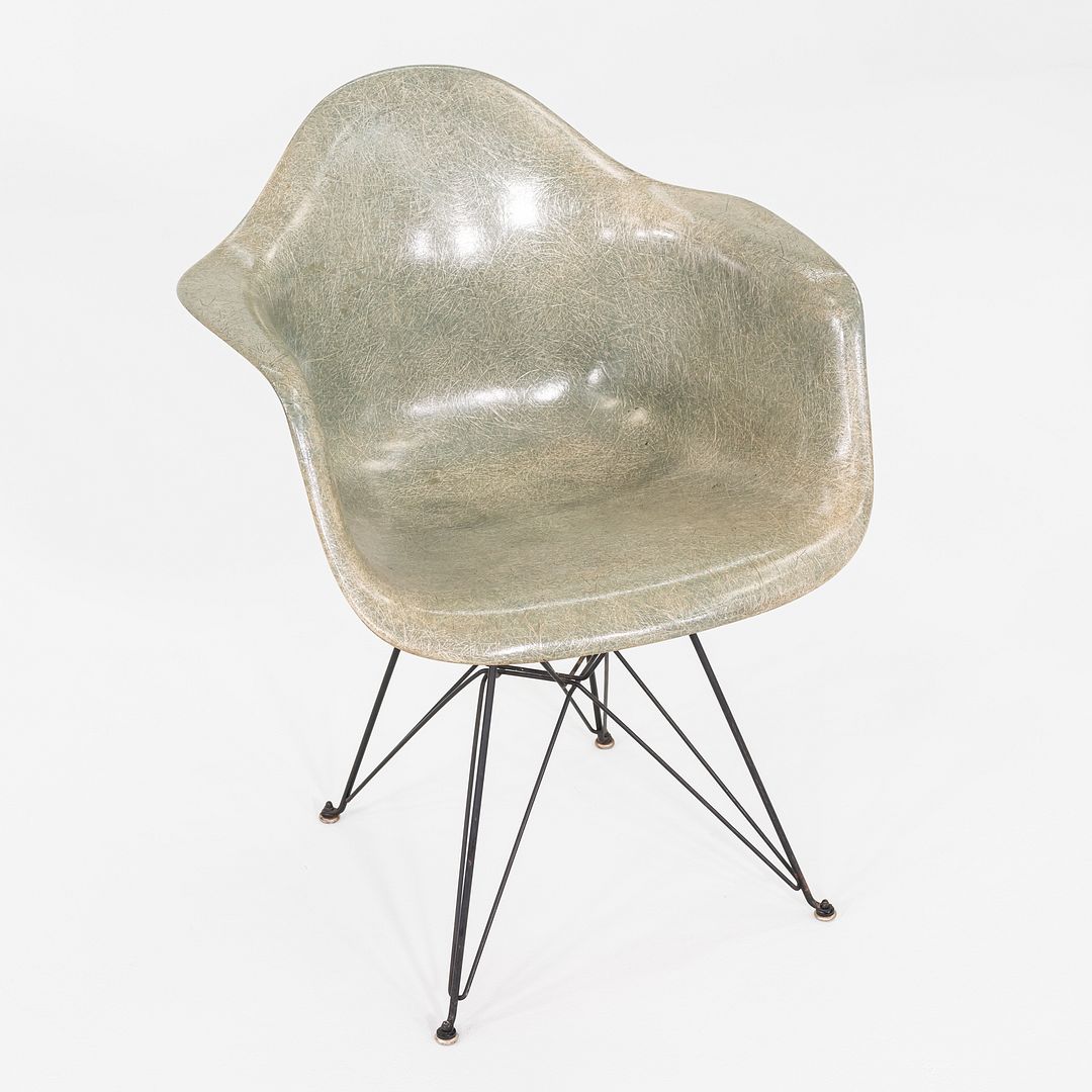 DAR Armchair