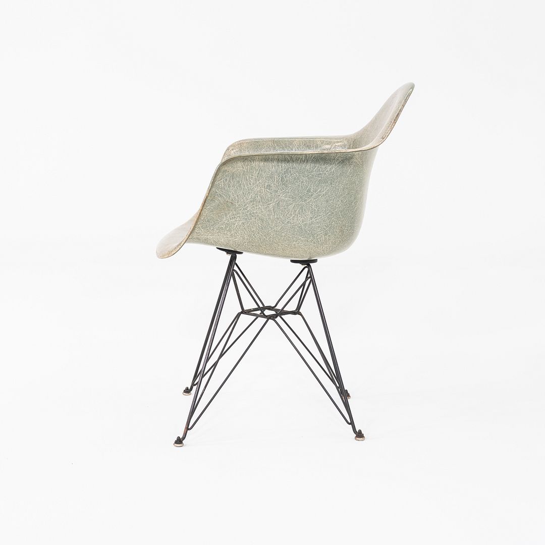 DAR Armchair