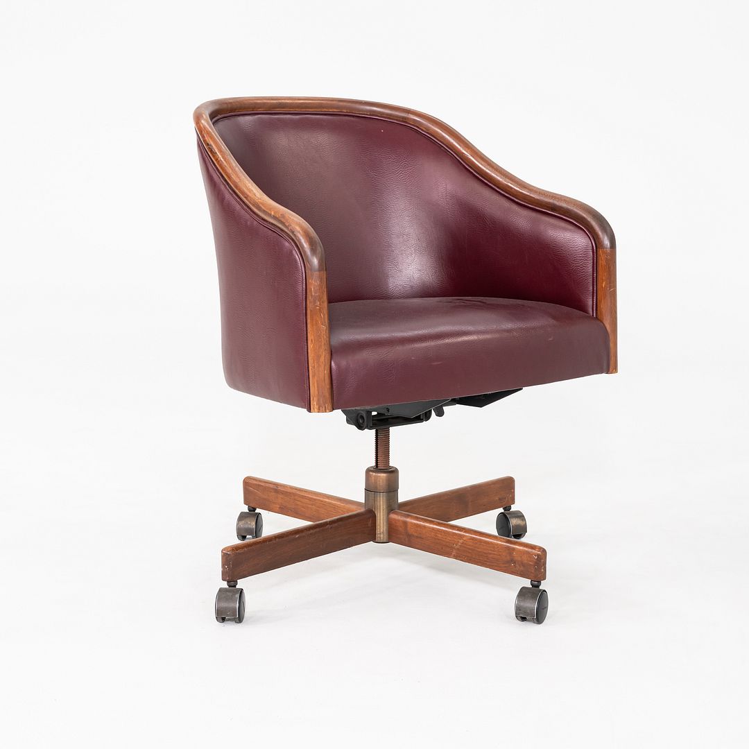 Model 1081 Desk Chair