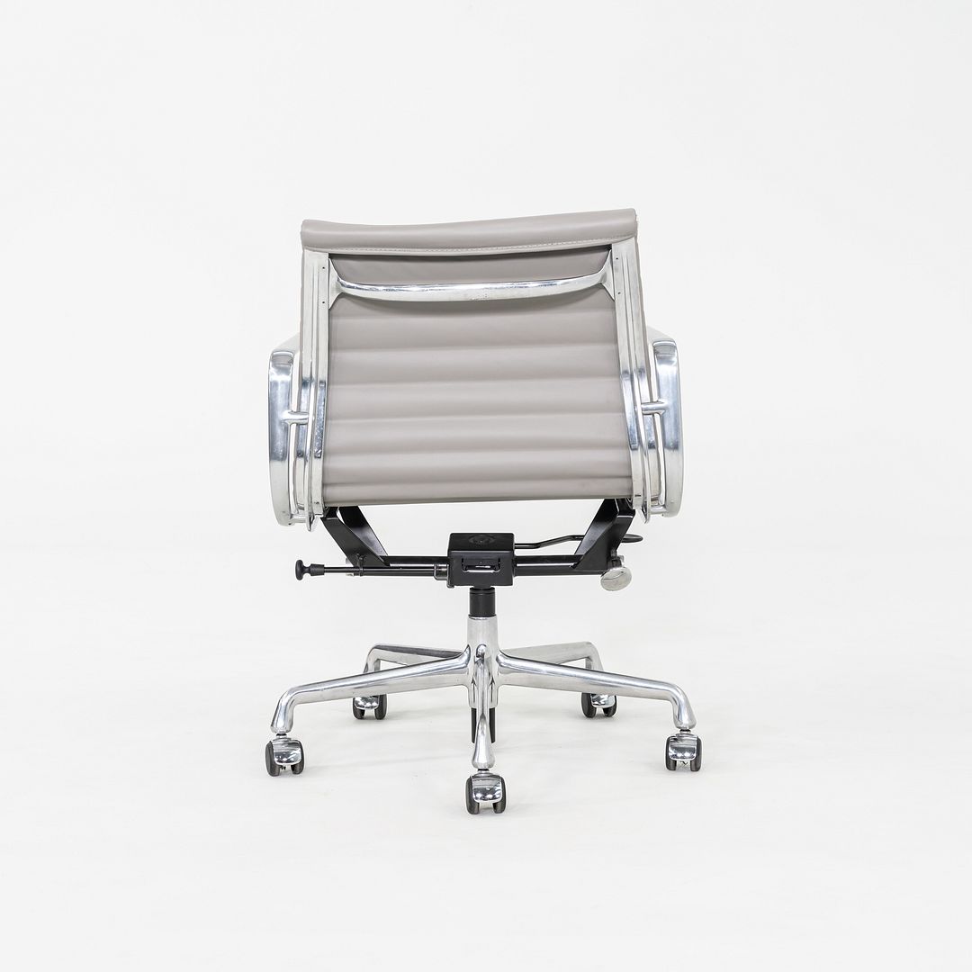 Eames Aluminum Group Management Desk Chair, Model EA335