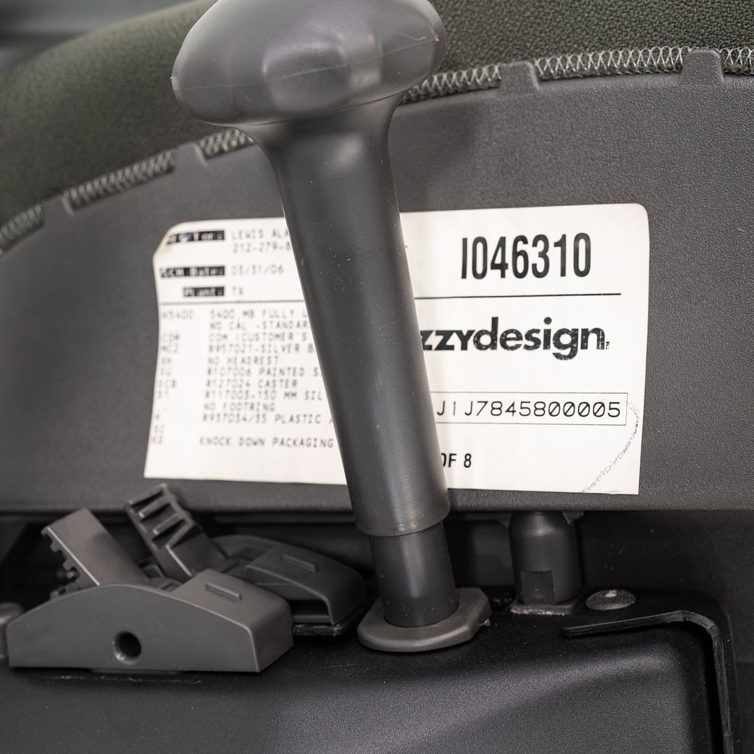 H05 Desk Chair