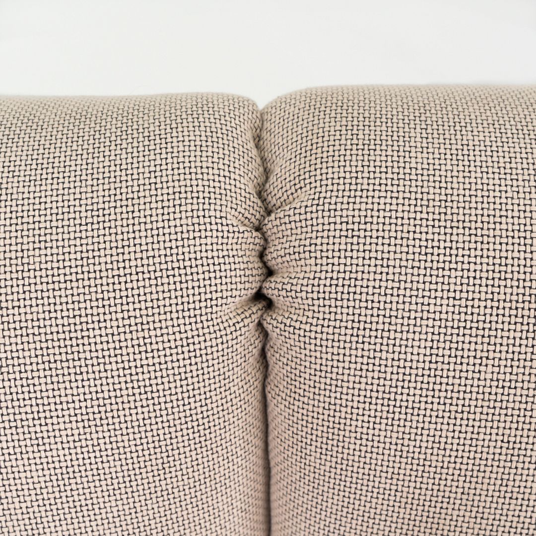 685 Loveseat Sofa