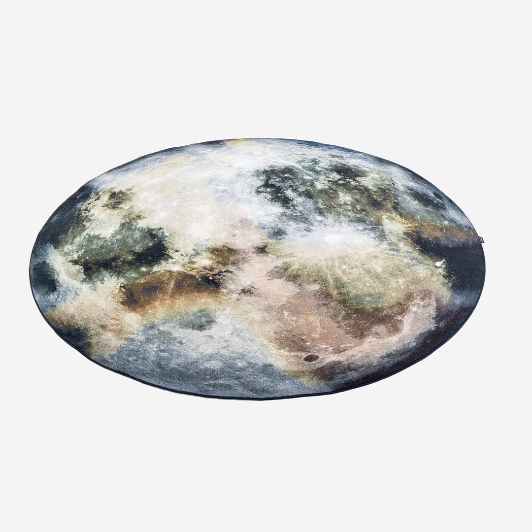 Mooon Rug