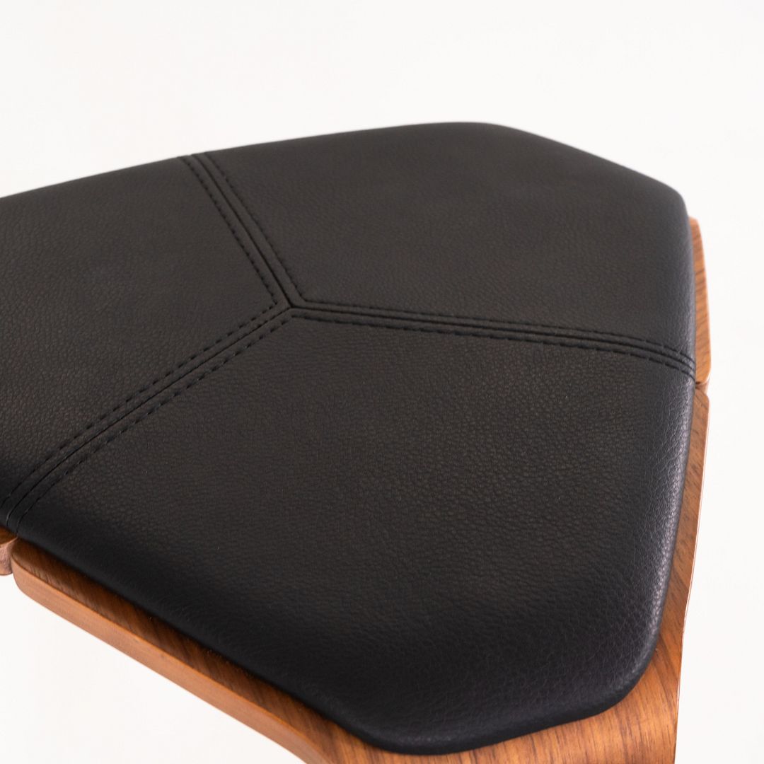 Tre Bar Stool