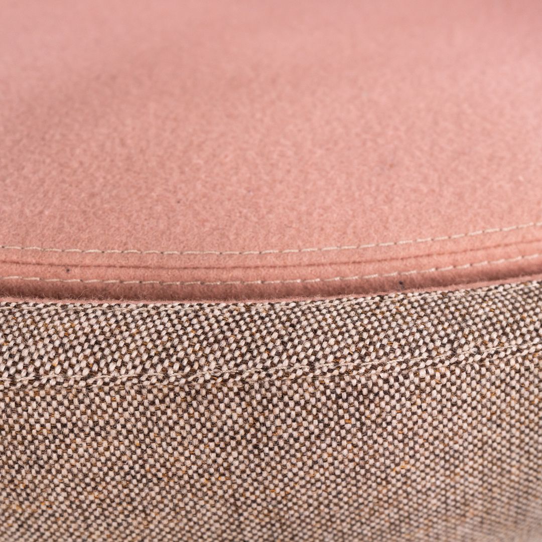 Round Private Lounge Chair