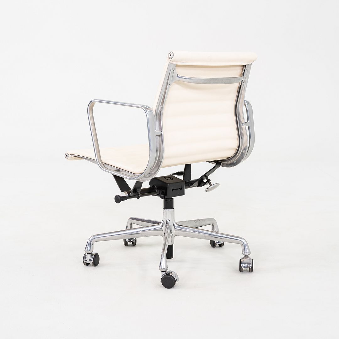 Aluminum Group Management Desk Chair, Model EA335