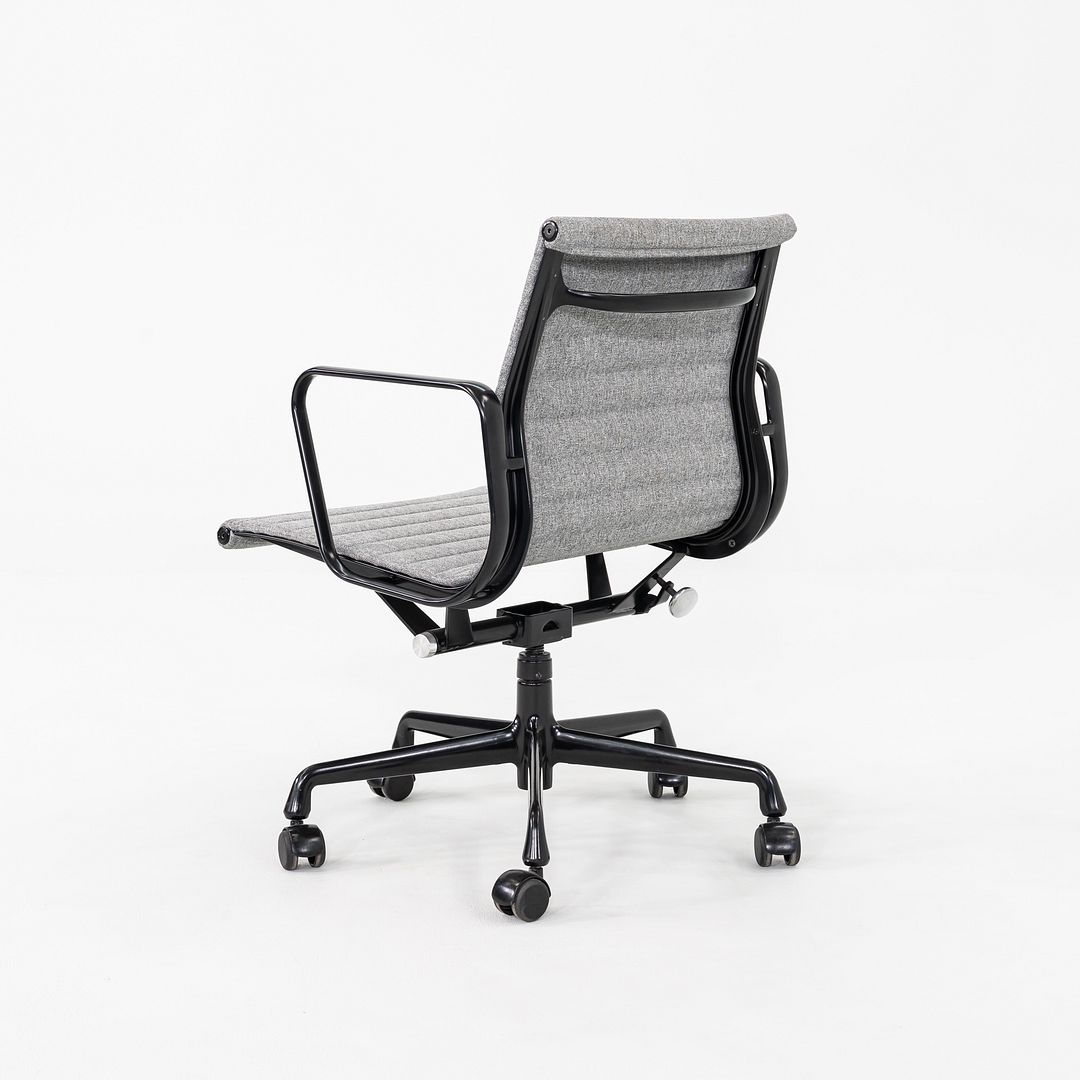 Aluminum Group Management Desk Chair, EA335