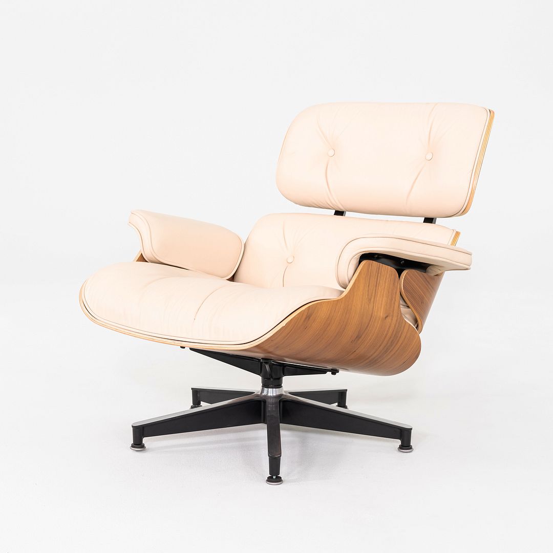 Eames Lounge Chair Model 670