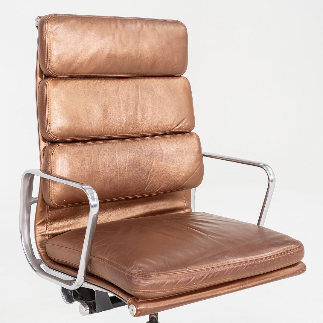 Soft Pad Executive Desk Chair, Model EA437