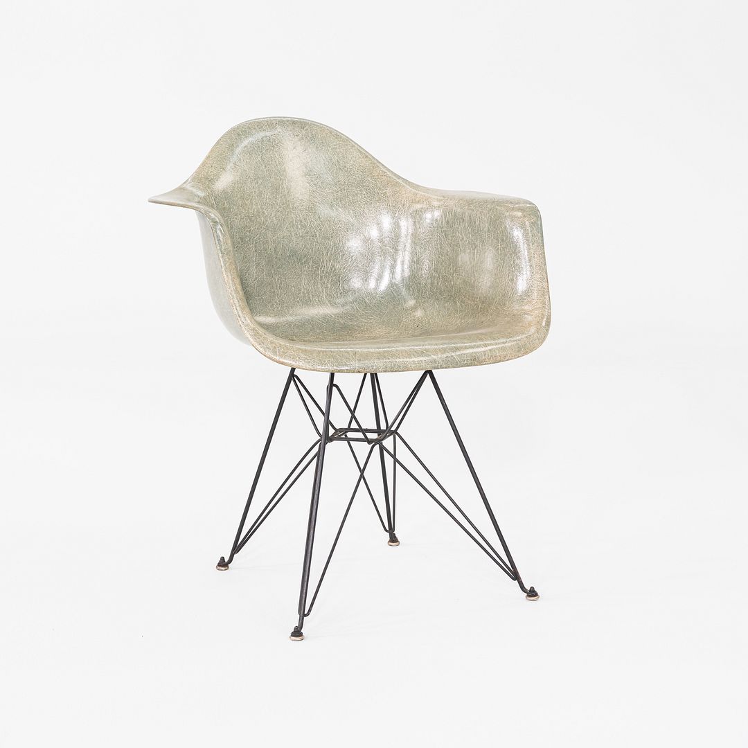 DAR Armchair