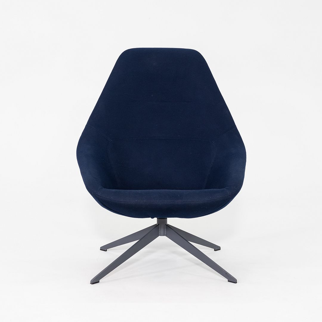 Famiglia Lounge Chair with 4 Star Swivel Base, Model FMG1405
Famiglia Footstool, Model FMGFS