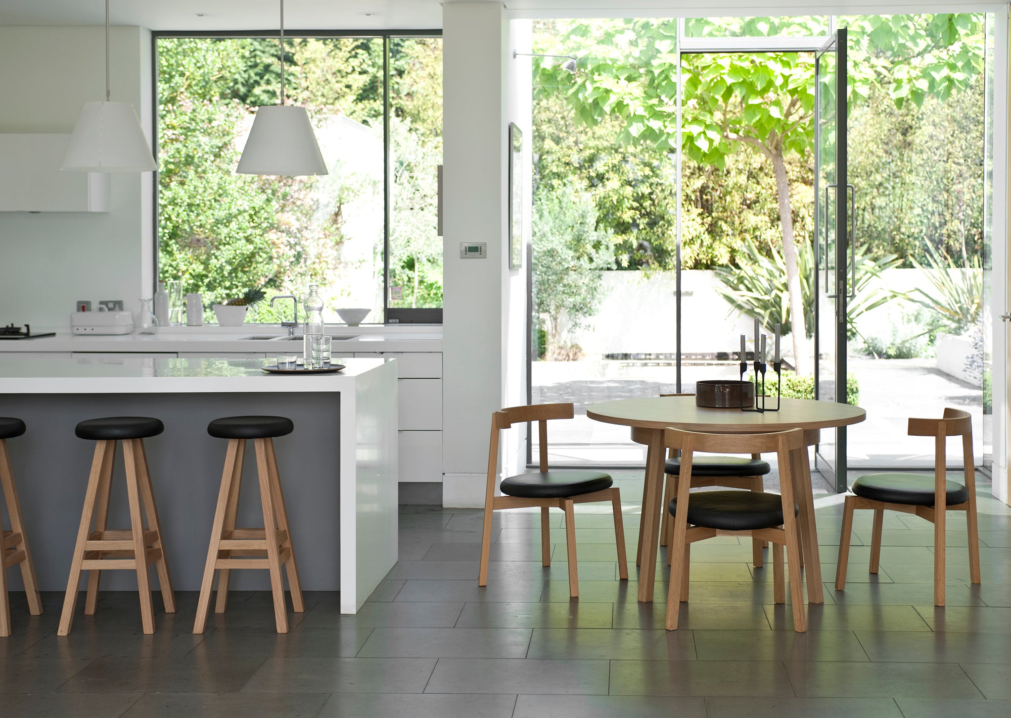 Oki Nami Chair