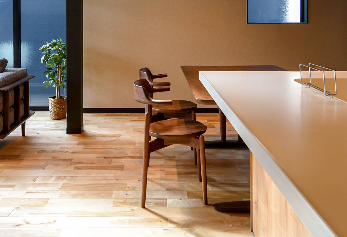 Tsubura Semi Armchair โ Wood Seat