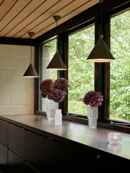 Pose Pendant Lamp