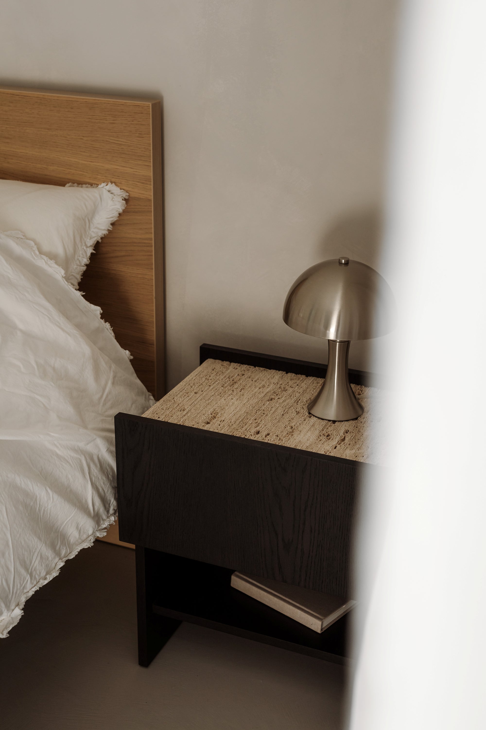 Noto Night Stand