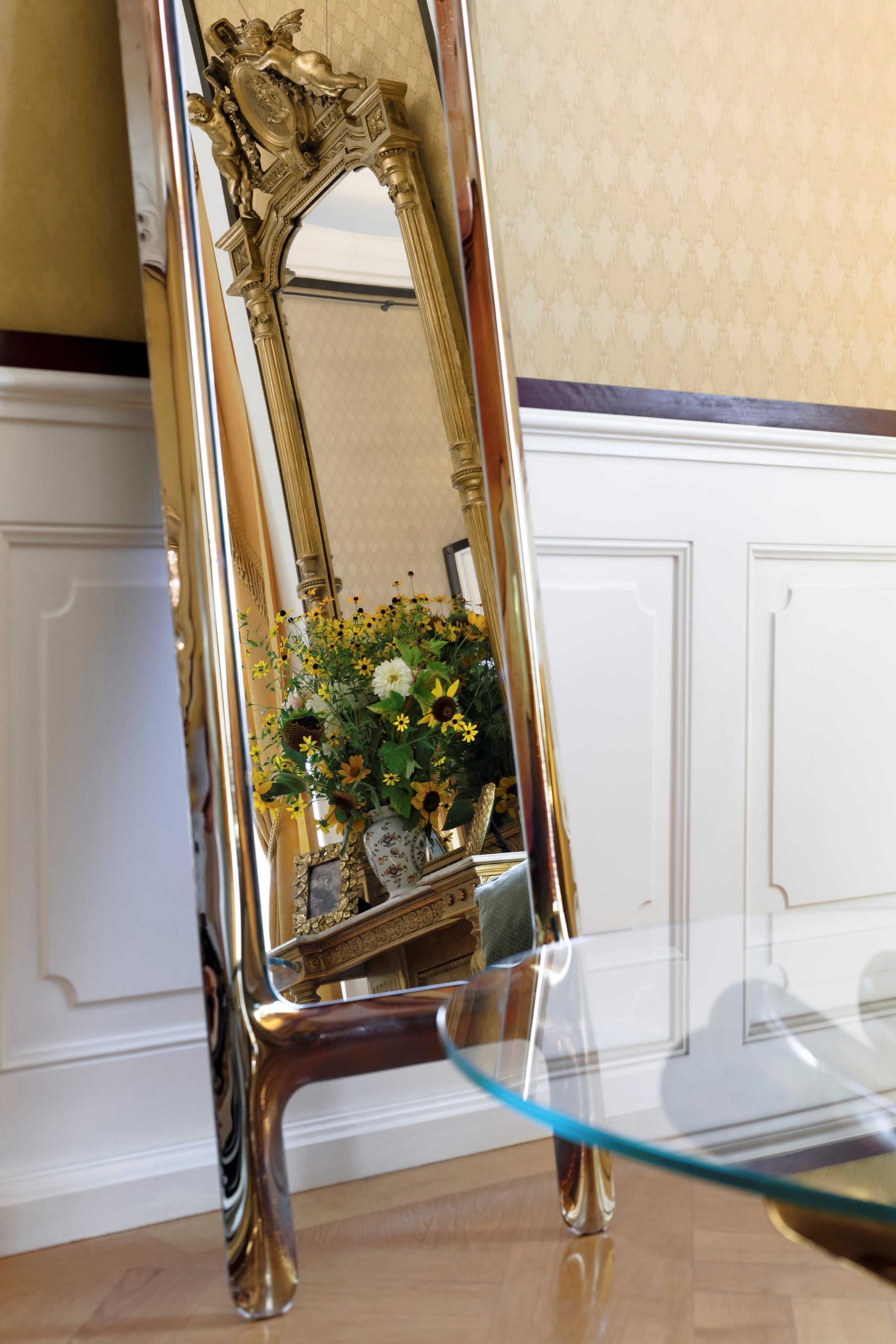 Drab Mirror