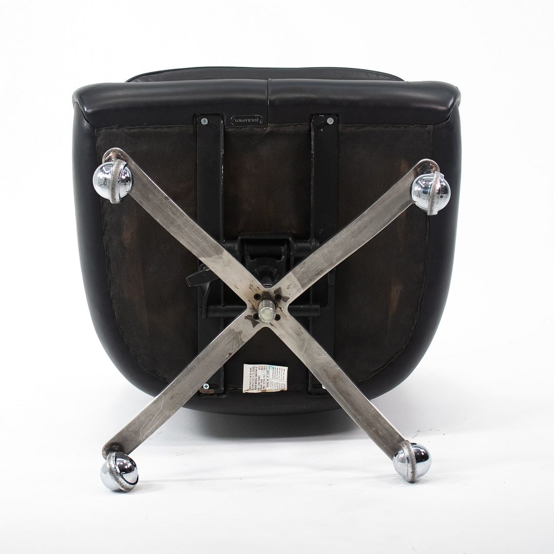 Alpha Bucket Executive Chair