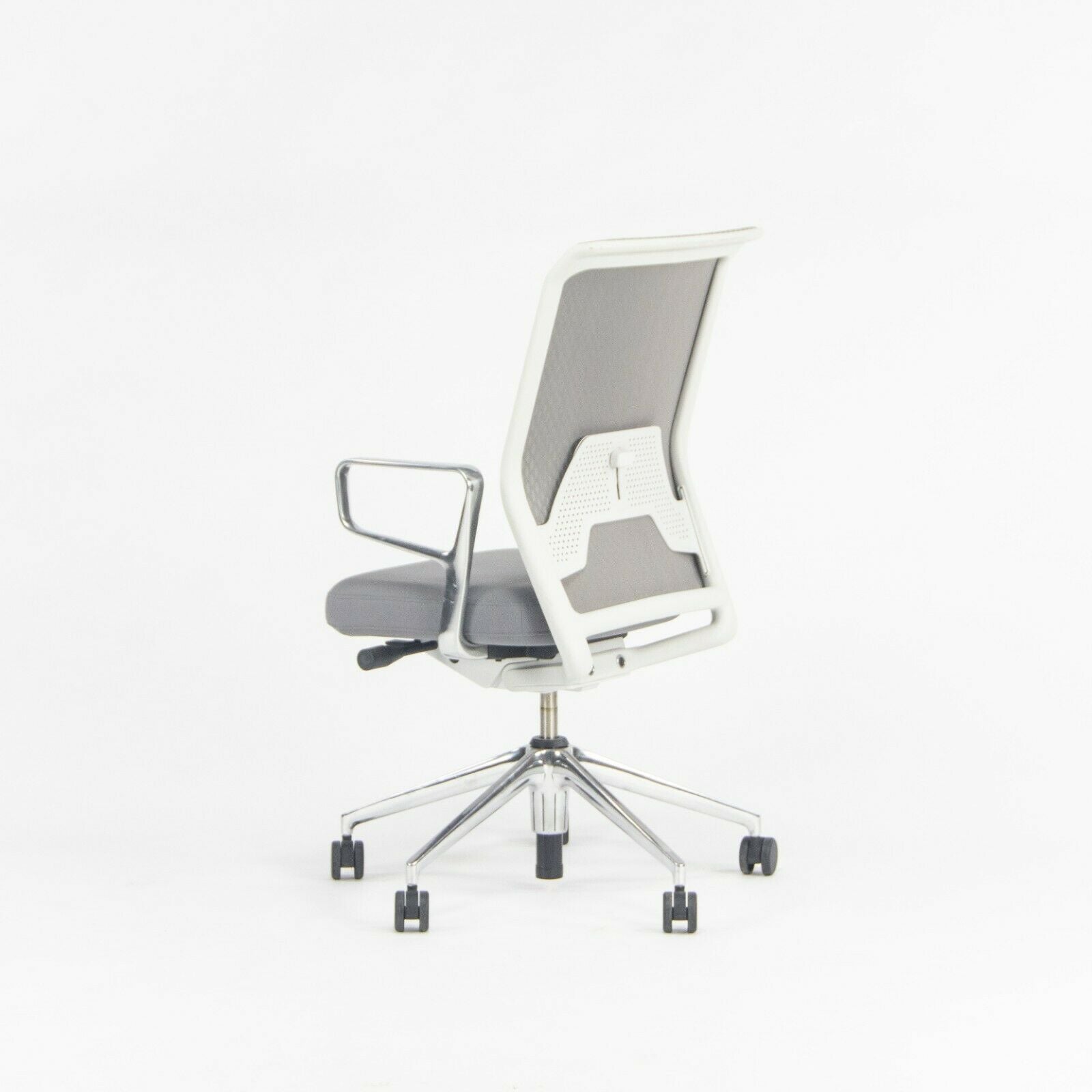 ID Mesh Chairs