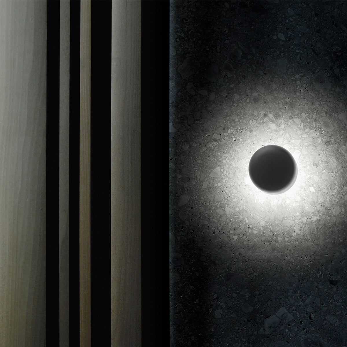 Bellhop Indoor/Outdoor Wall Lamp