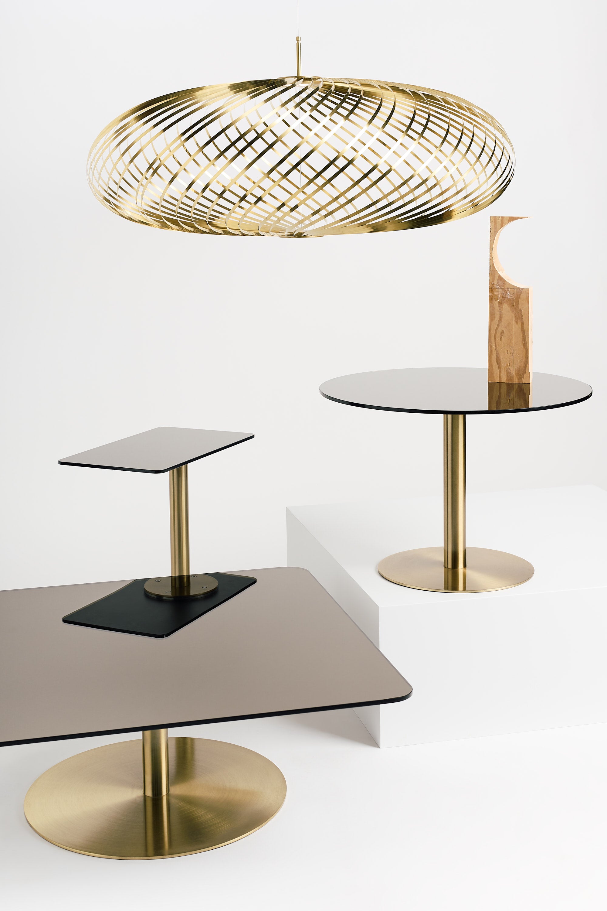 Flash Coffee and Side Table