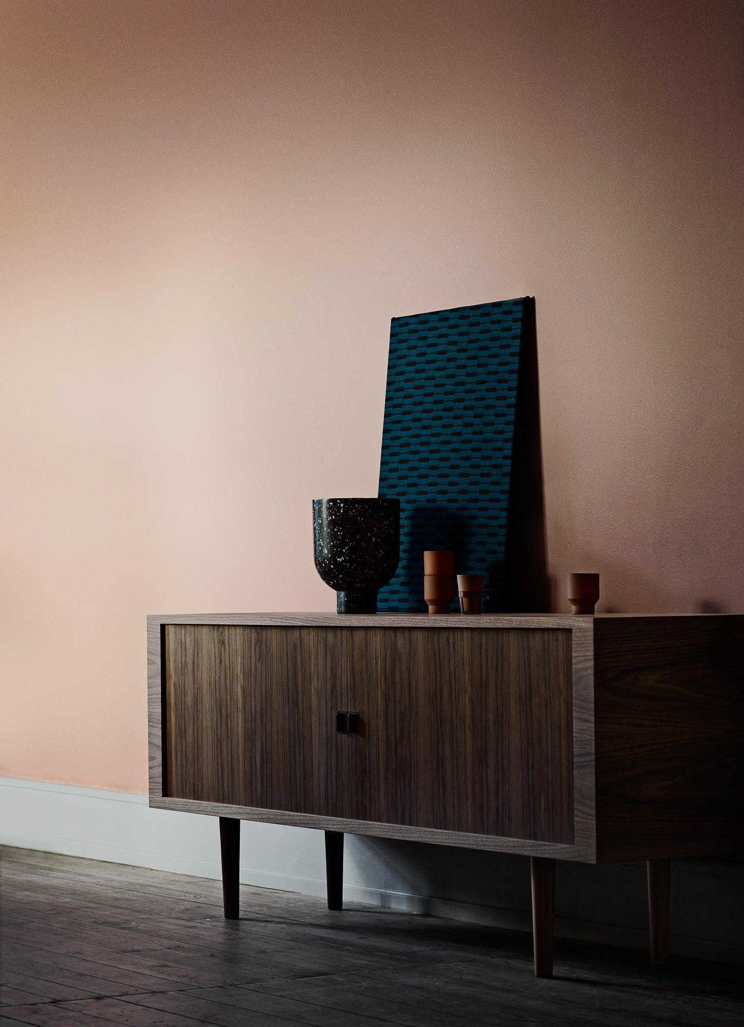 CH825 Credenza