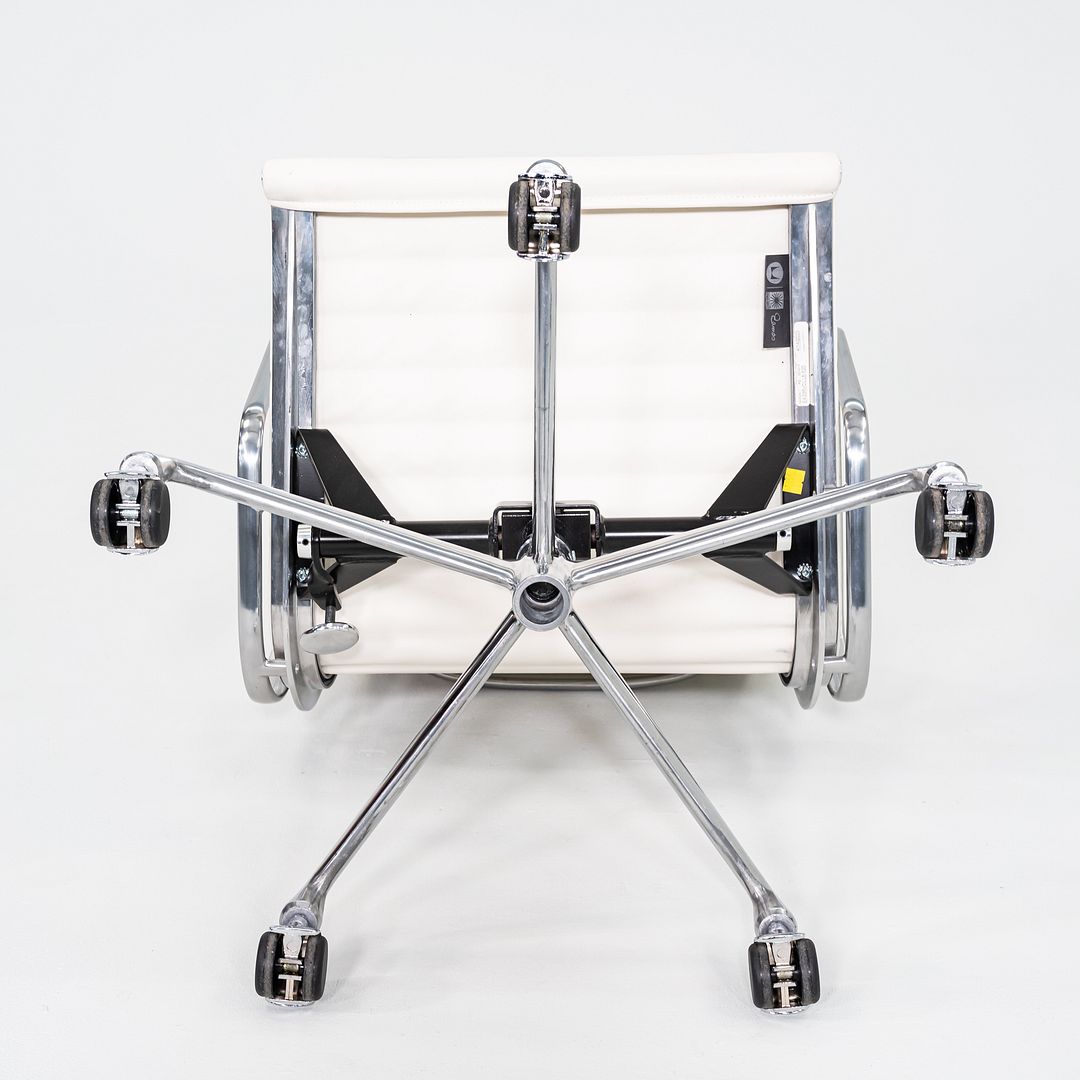 Aluminum Group Management Desk Chair, EA335