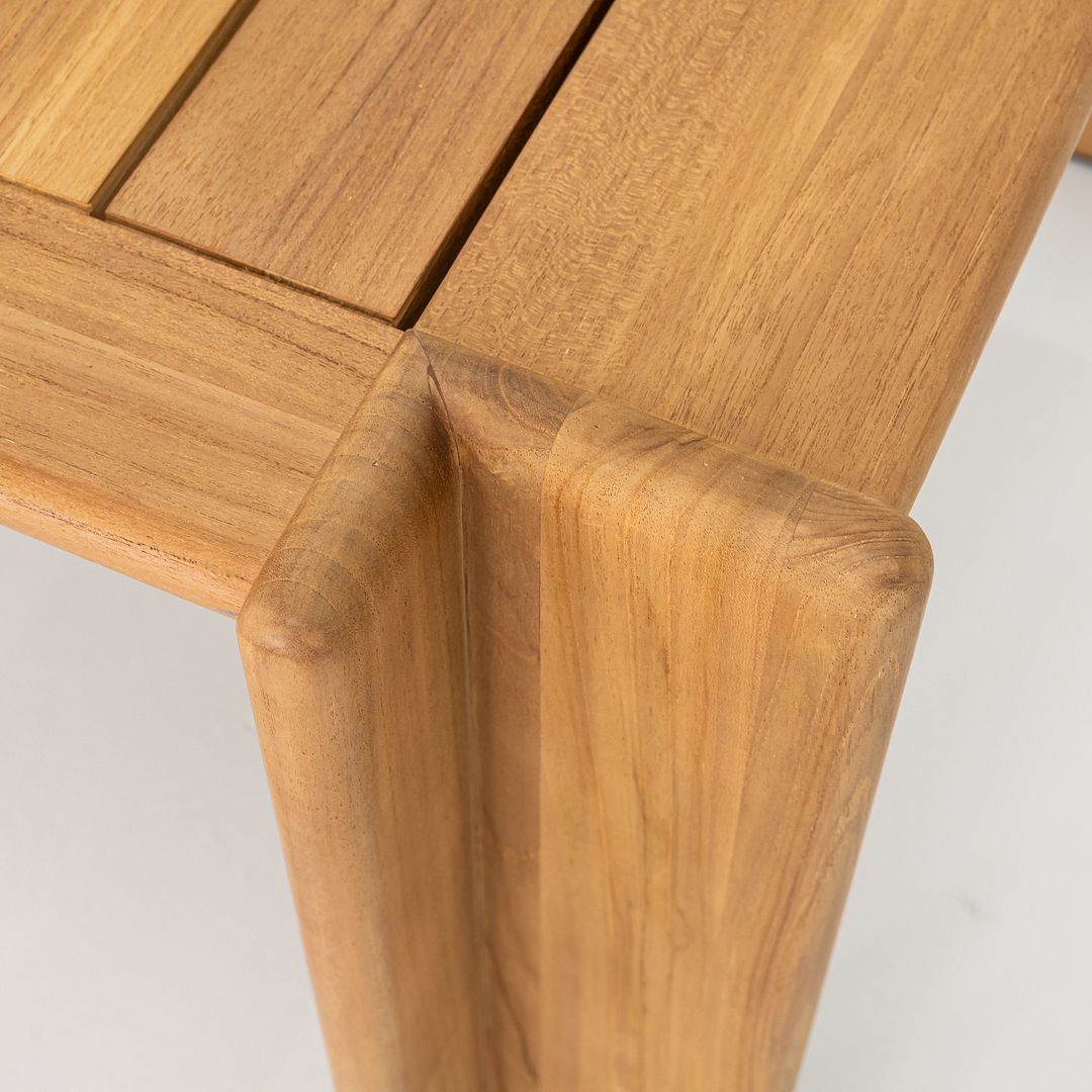 Atmosfera Dining Table