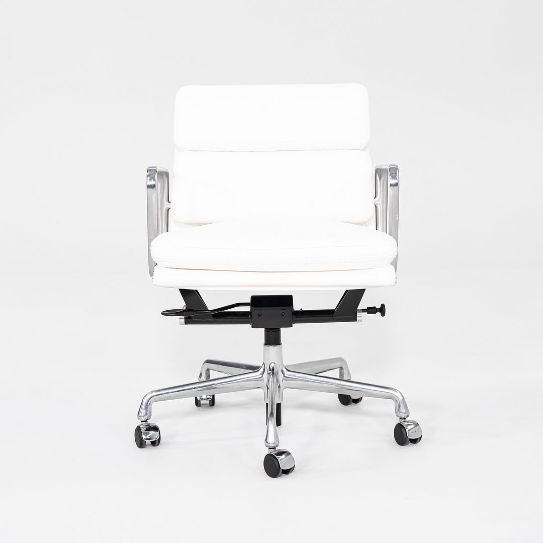 Soft Pad Management Chair, EA435