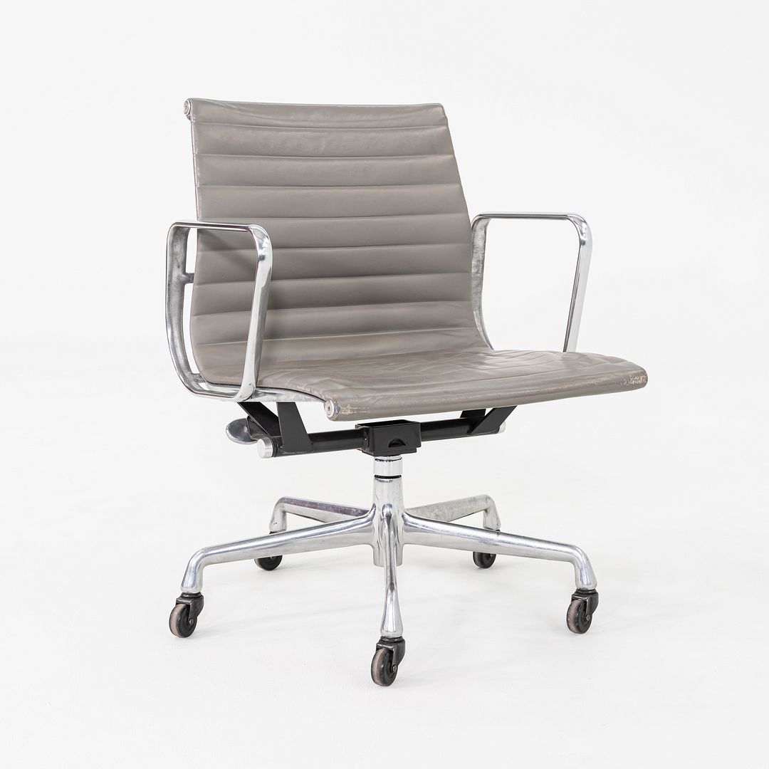Aluminum Group Management Desk Chair, Model EA335