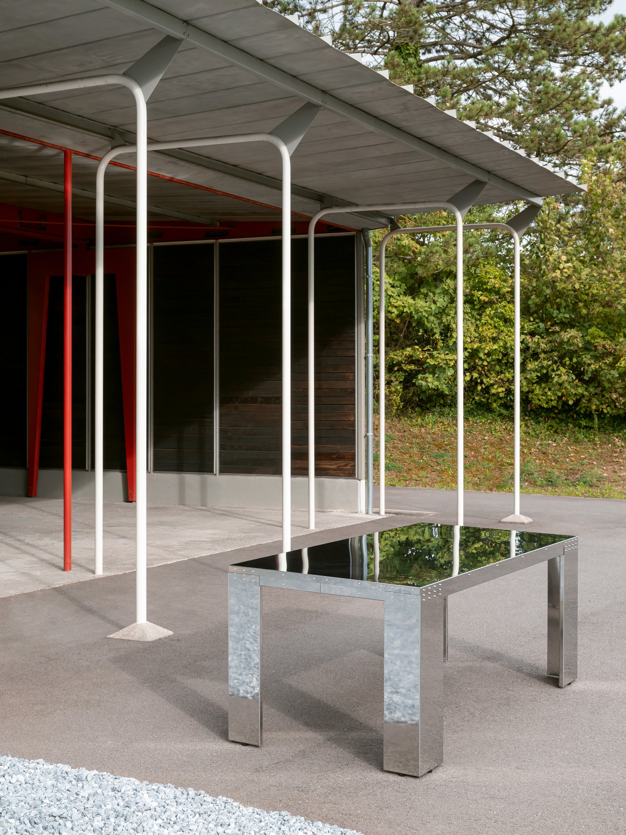 NM21 Dining Table