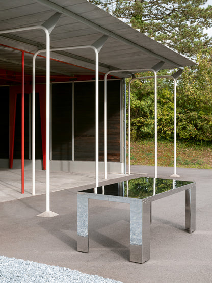 NM21 Dining Table