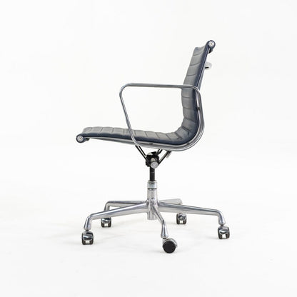Eames Aluminum Group Management Chair, Model EA335