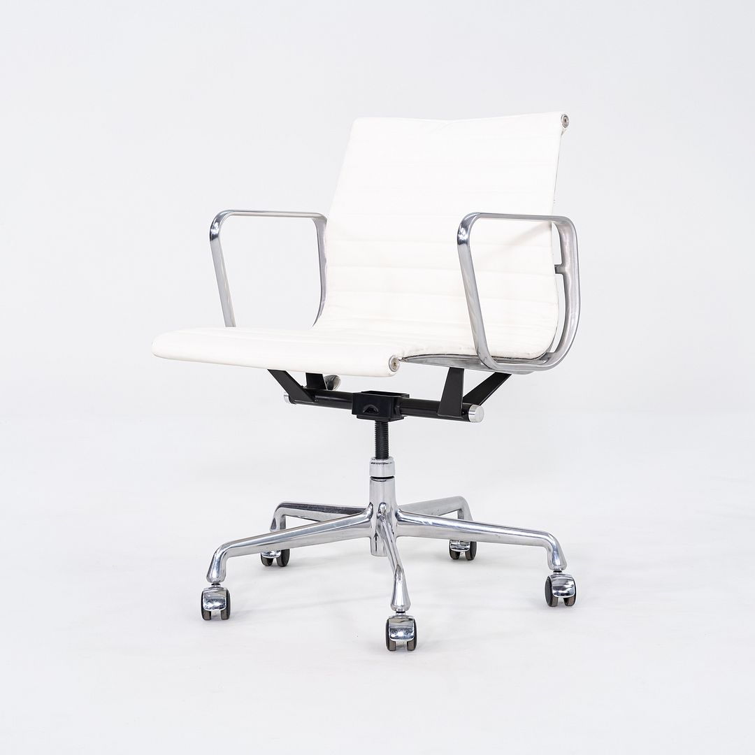 Aluminum Group Management Chair, Model EA335