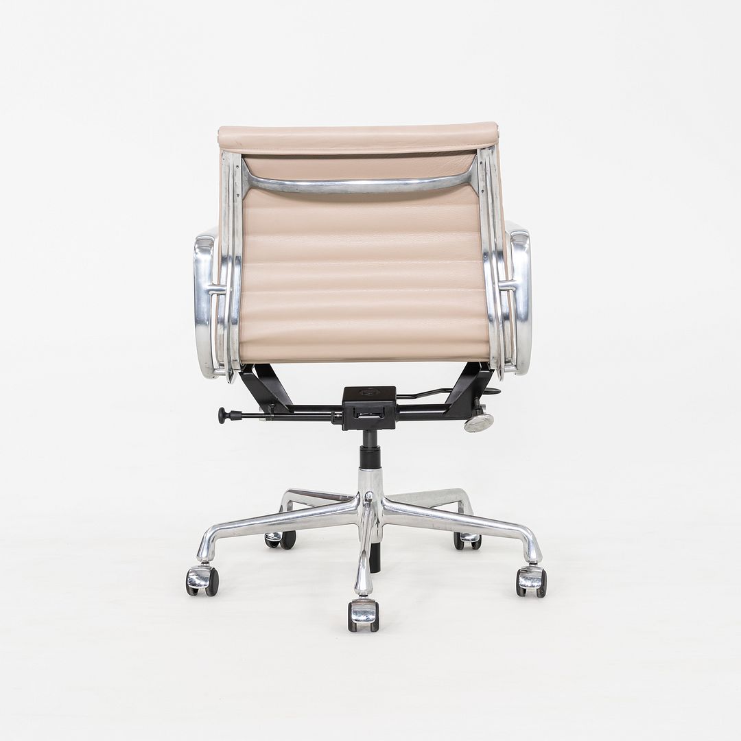 Aluminum Group Management Desk Chair, Model EA335