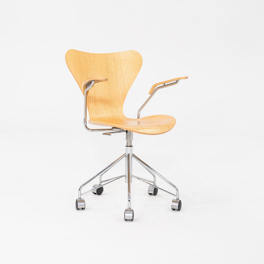 Series 7 Desk Chair, Model 3217