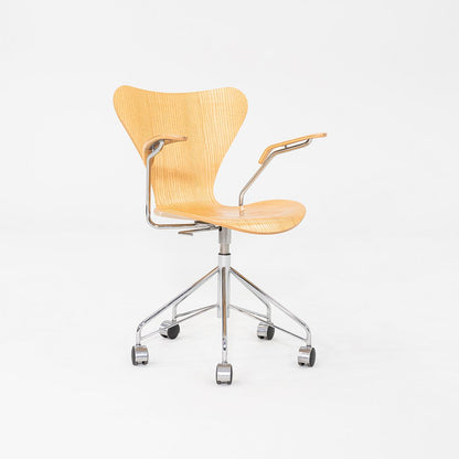 Series 7 Desk Chair, Model 3217
