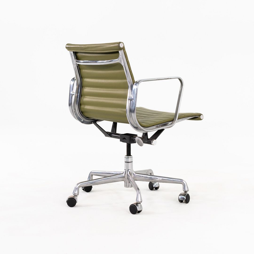 Aluminum Group Management Desk Chair, Model EA335
