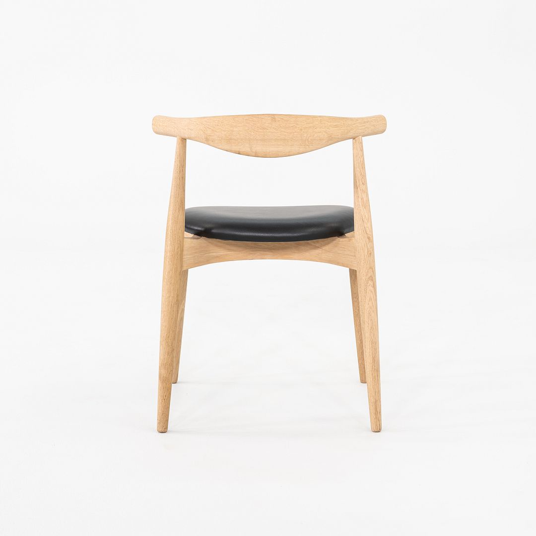 CH20 Stacking Chair