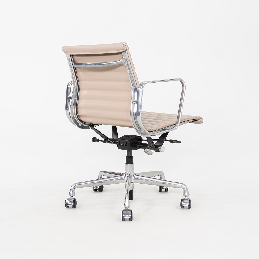 Aluminum Group Management Desk Chair, Model EA335