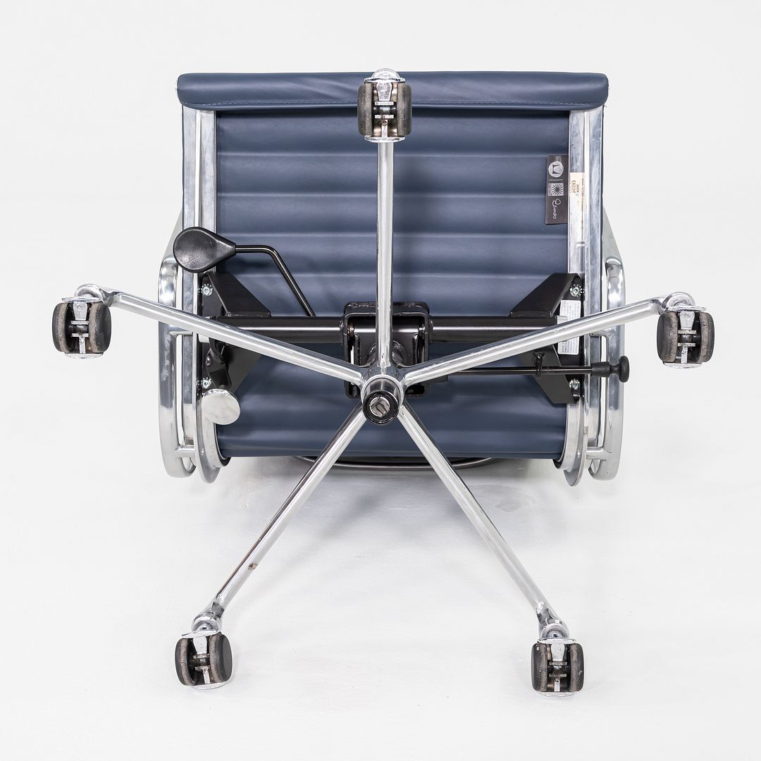 Aluminum Group Management Desk Chair, Model EA335