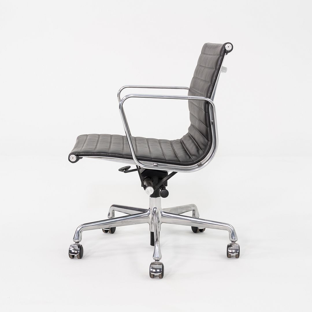 Aluminum Group Management Desk Chair, Model EA335