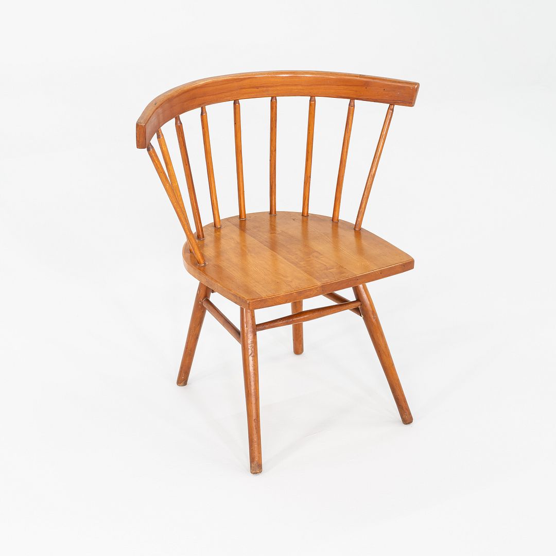 N19 Straight Chair